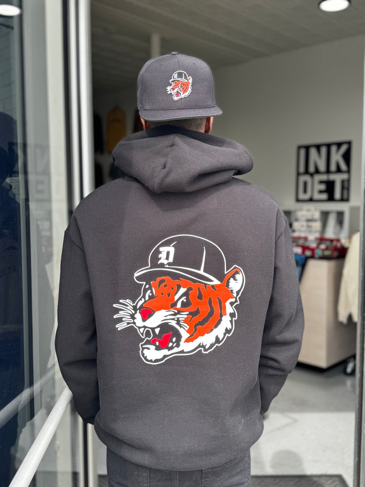 Motor City Kitty Snapback in black