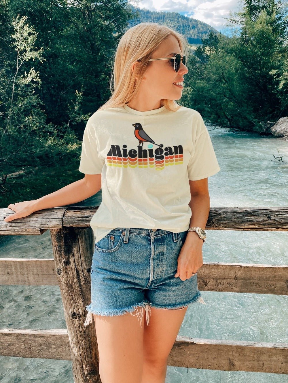 The Great Lakes State - Michigan Robin - T-Shirt - Natural - Ink Detroit